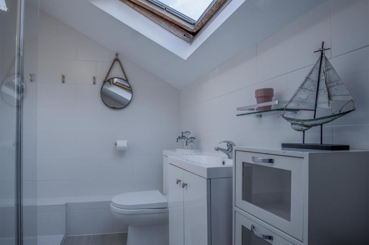 Caleb'S Cottage - 4 Bedroom Cottage - Solva Esterno foto