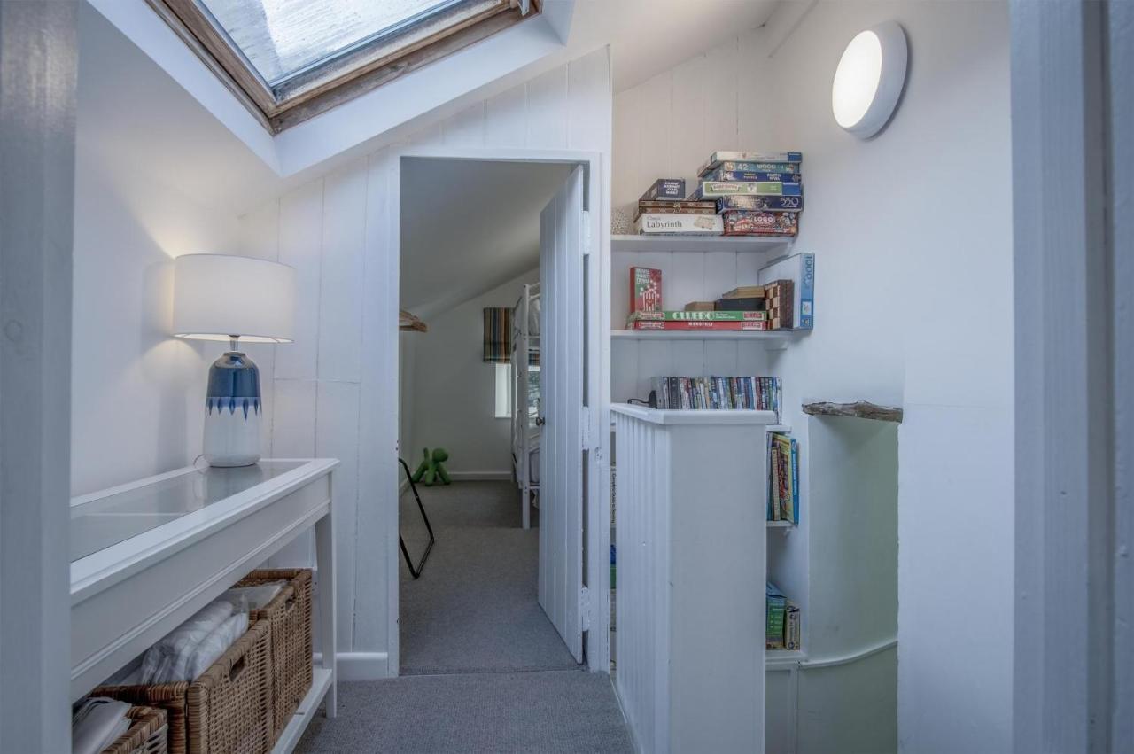 Caleb'S Cottage - 4 Bedroom Cottage - Solva Esterno foto