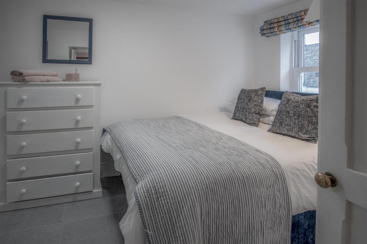 Caleb'S Cottage - 4 Bedroom Cottage - Solva Esterno foto