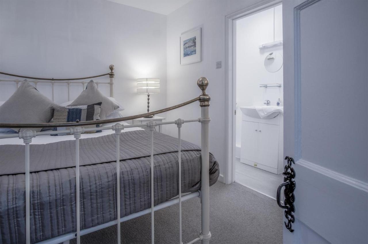 Caleb'S Cottage - 4 Bedroom Cottage - Solva Esterno foto