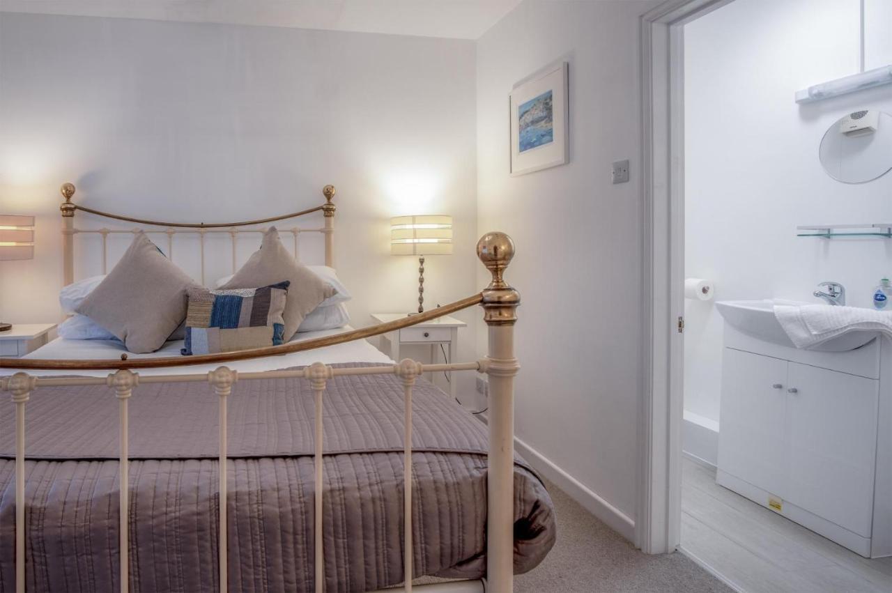 Caleb'S Cottage - 4 Bedroom Cottage - Solva Esterno foto