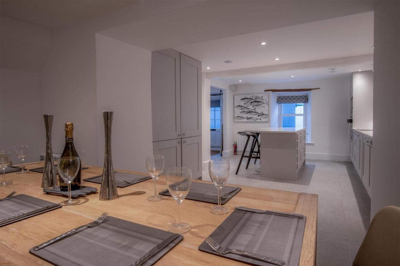 Caleb'S Cottage - 4 Bedroom Cottage - Solva Esterno foto