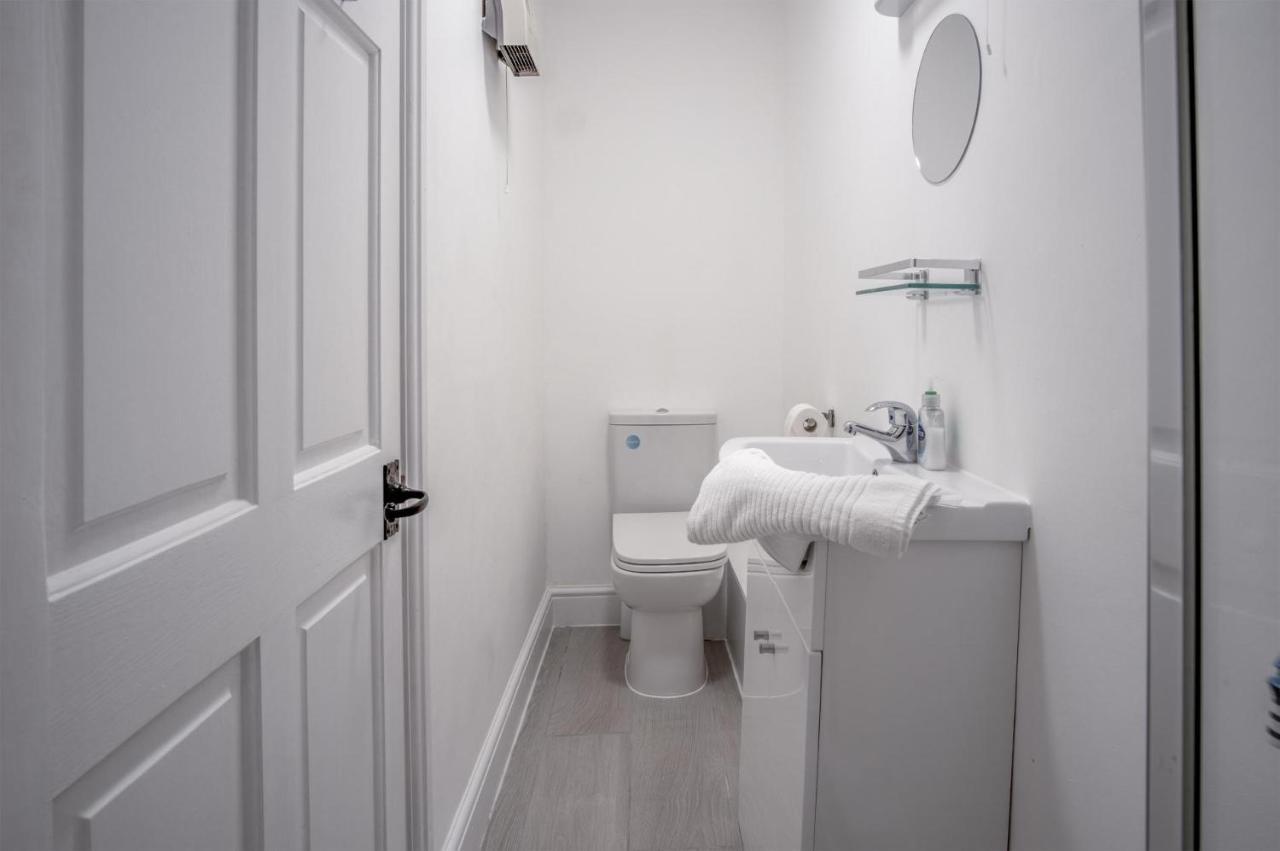 Caleb'S Cottage - 4 Bedroom Cottage - Solva Esterno foto
